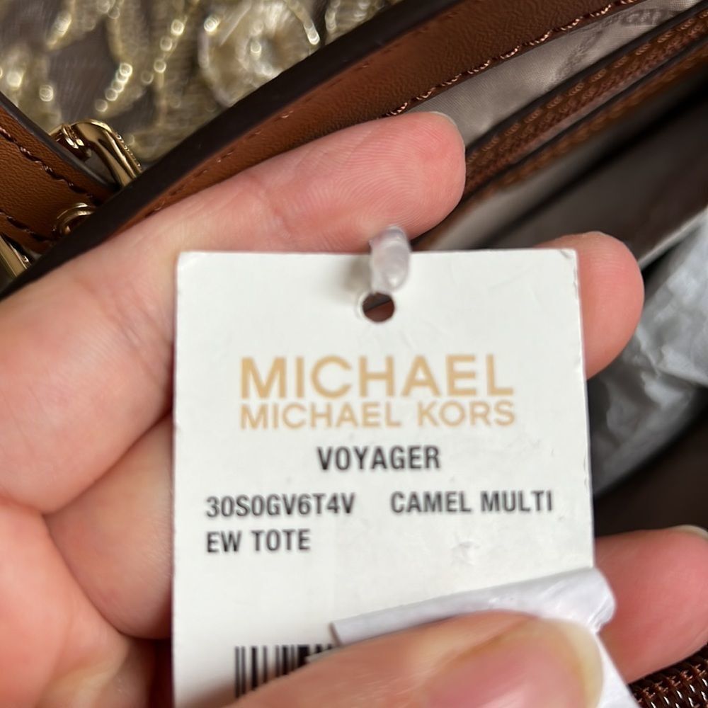 Michael Kors signature logo tote bag - Picture 8 of 11